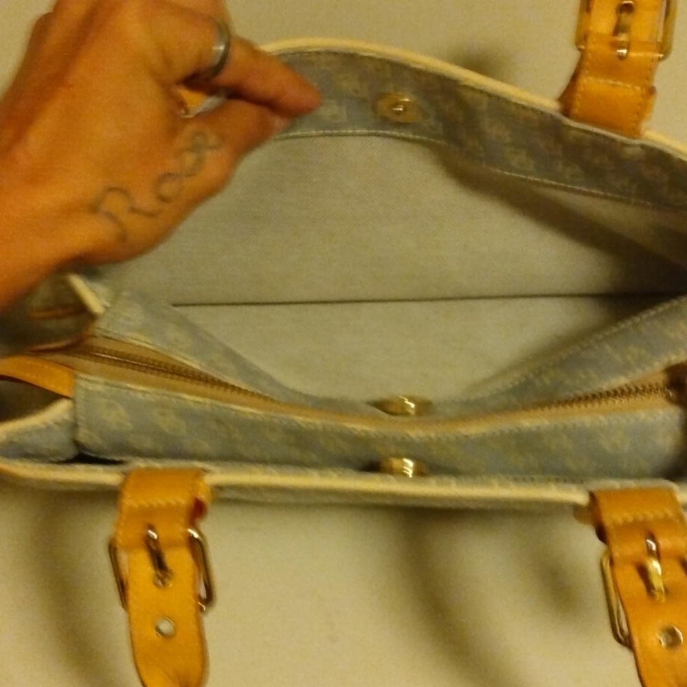 Handbag - Picture 4 of 6